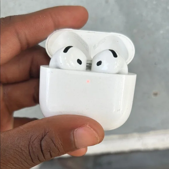 Apple White Wireless Earbuds
